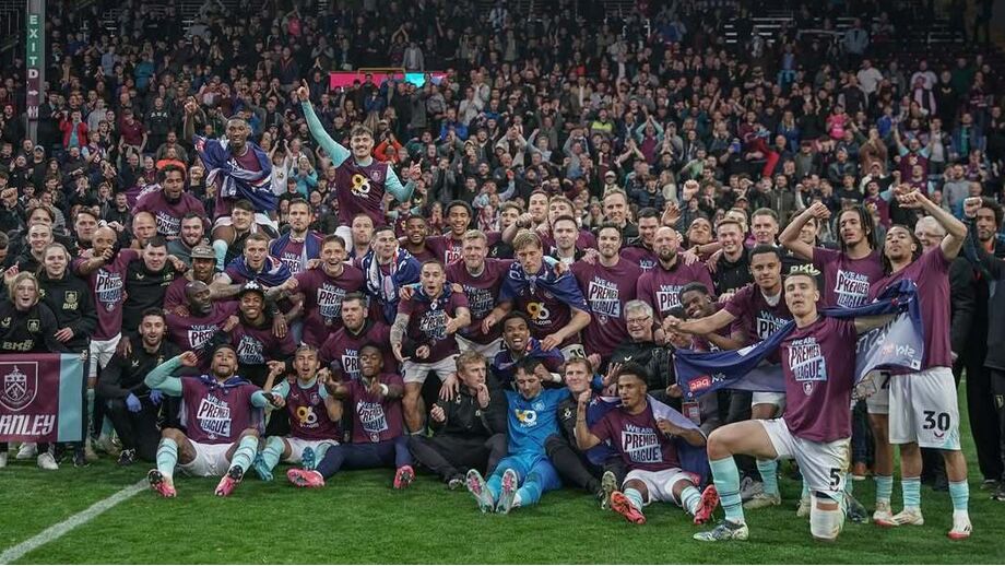 Burnley celebra subida de divisão