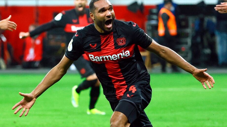 Tah celebra mais um golo ao serviço do Leverkusen
