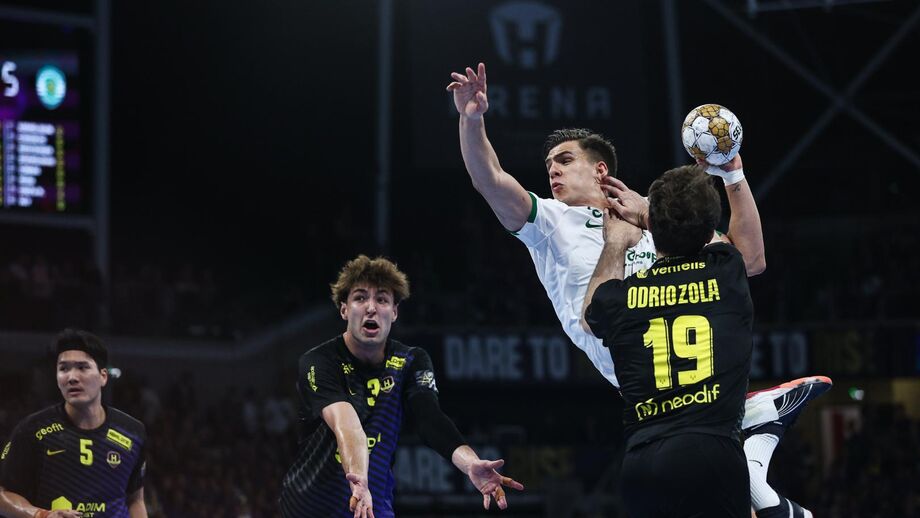 Sporting em ação frente ao Nantes