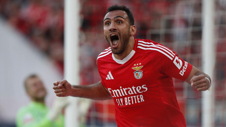 Pavlidis, avançado do Benfica