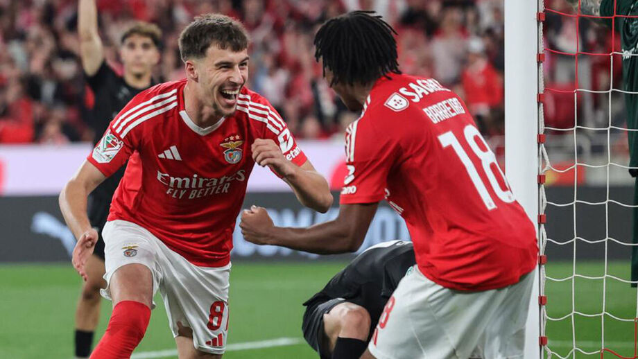 Bajrami festeja com Leandro Barreiro