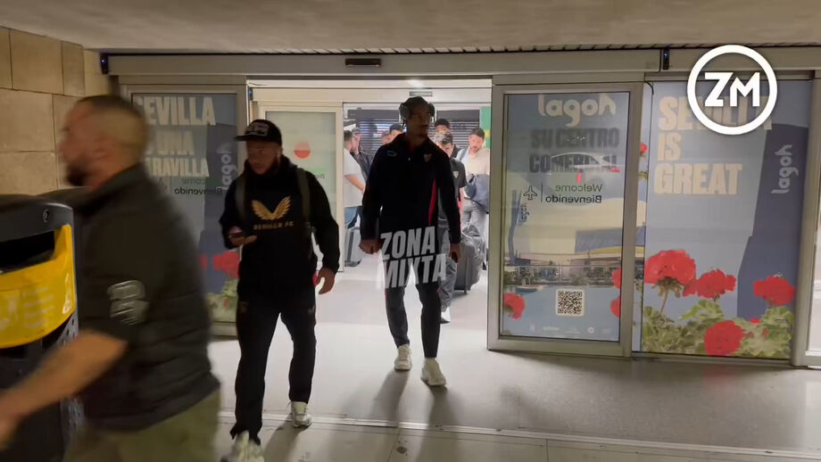 Tensão no aeroporto à chegada da comitiva após derrota com o Osasuna