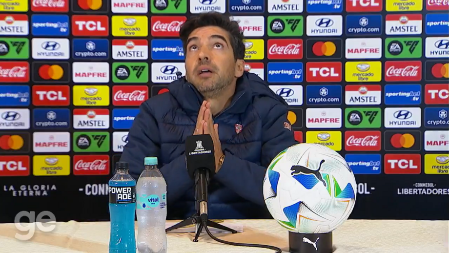 Técnico do Palmeiras diz que calendário brasileiro é muito complexo e deixa frase curiosa