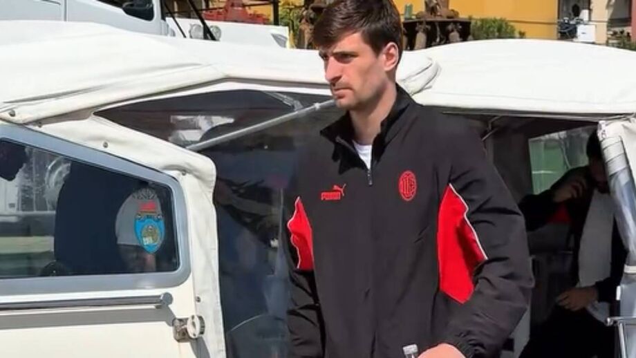 Para defrontar a equipa local na Serie A