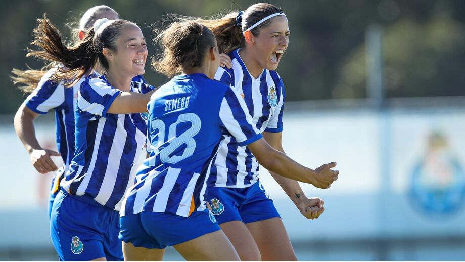 Equipa feminina dos dragões celebra subida de escalão