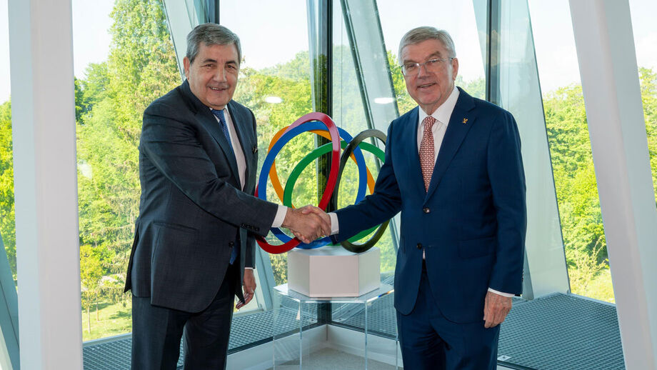 Fernando Gomes encontra-se com Thomas Bach