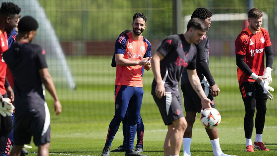 Ruben Amorim sorridente no treino desta quarta-feira