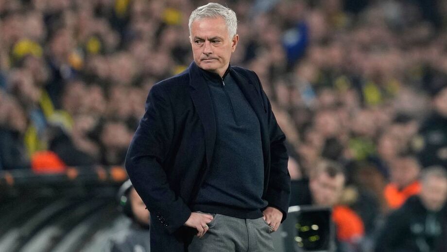 José Mourinho, treinador do Fenerbahçe