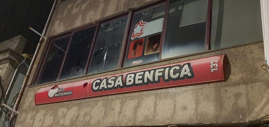 As imagens da destruição nas Casas do Benfica horas antes do jogo com o FC Porto
