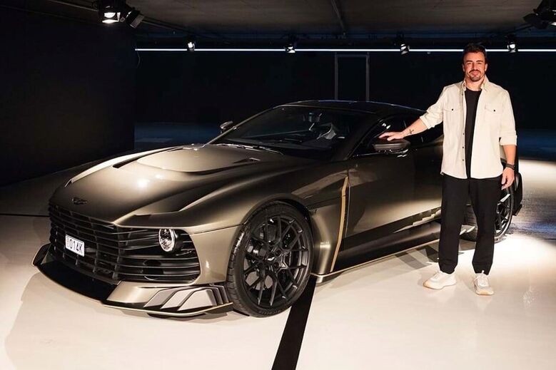 Fernando Alonso já tem um Aston Martin Valiant 