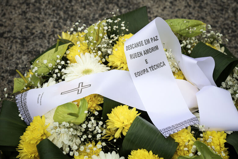 Dedicatórias nas cerimónias fúnebres