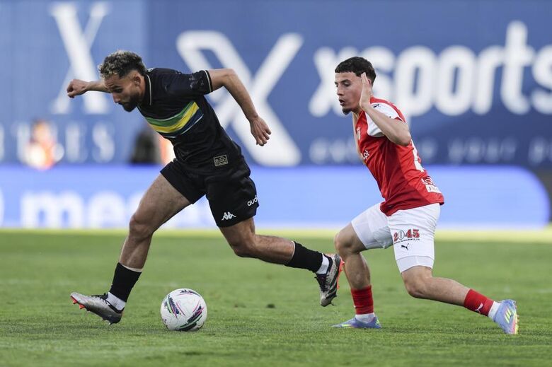 Jogadores do Estoril entraram em campo com o nome de Ayrton Senna nas costas