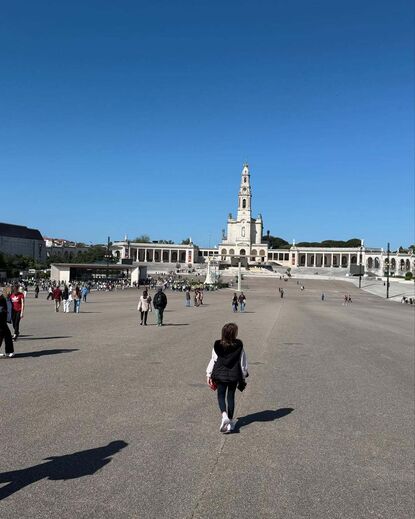 Di María com a família em Fátima 