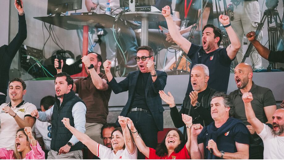 António Salvador vibrou com o triunfo da equipa de voleibol feminino