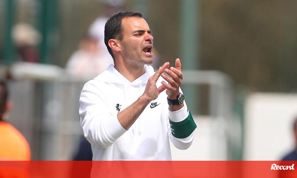 “João Gião Celebra Surpreendente Subida do Sporting B à 2.ª Liga: ‘É Fantástico! Objetivo Inicial Superado!'” #ÚltimasNotícias #Portugal “João Gião Celebra Surpreendente Subida do Sporting B à 2.ª Liga: ‘É Fantástico! Objetivo Inicial Superado!'” #ÚltimasNotícias #Portugal