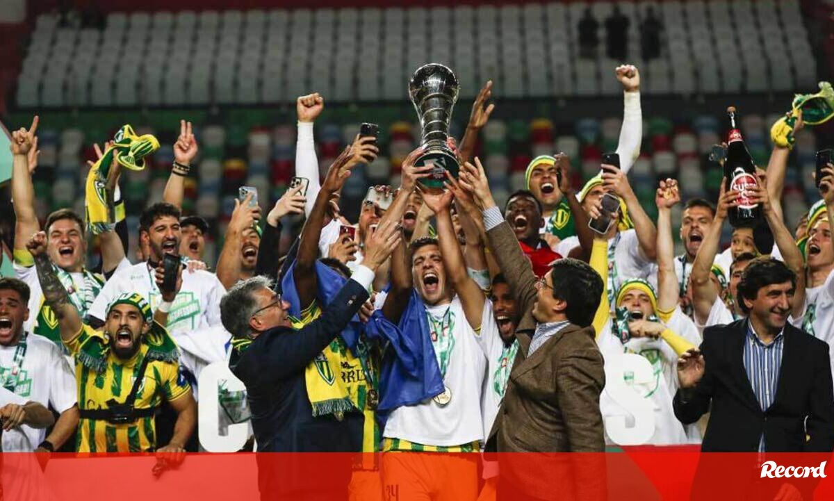 “Tondela Brilha na 2.ª Liga: Ascensão Triunfante ao Lado do Alverca!” #ÚltimasNotícias #Portugal “Tondela Brilha na 2.ª Liga: Ascensão Triunfante ao Lado do Alverca!” #ÚltimasNotícias #Portugal