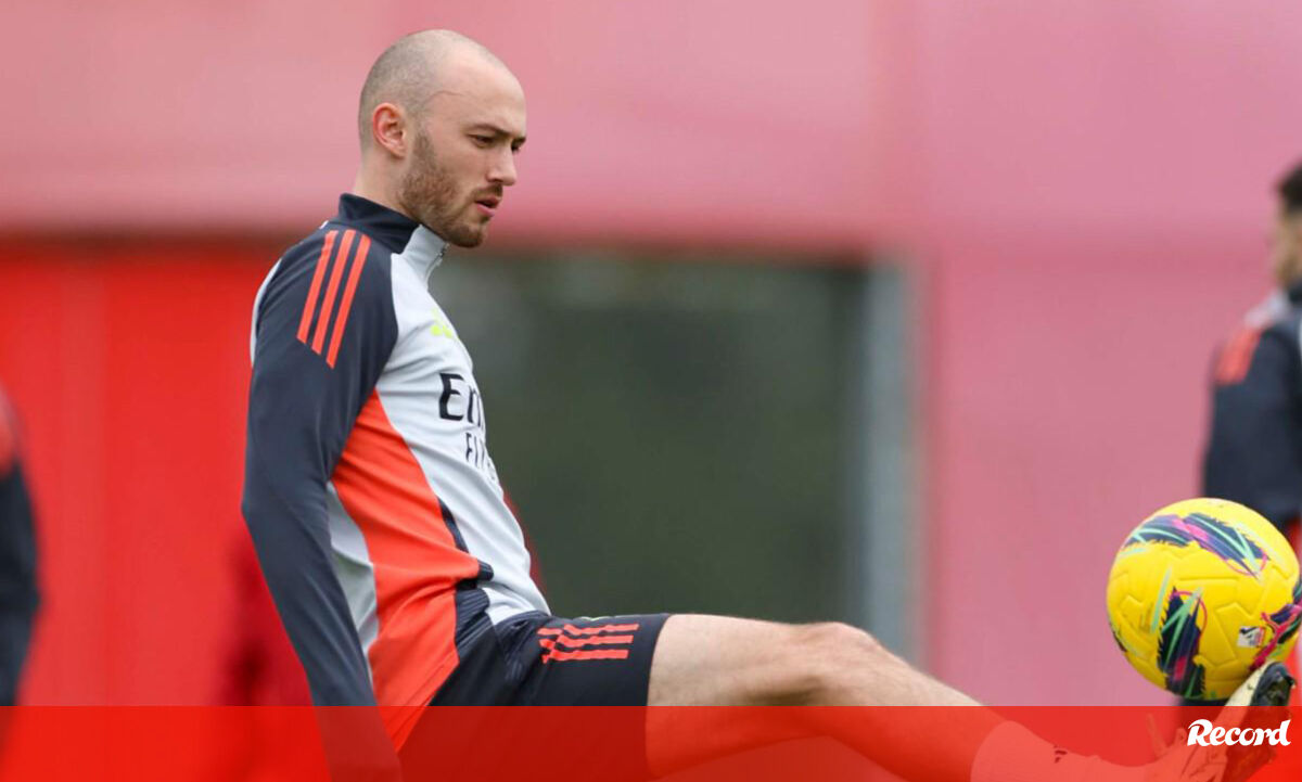 "Milagre no Estádio da Luz: Aursnes Retorna ao Relvado e Revoluciona a Fé da Torcida do Benfica!" #ÚltimasNotícias #Portugal "Milagre no Estádio da Luz: Aursnes Retorna ao Relvado e Revoluciona a Fé da Torcida do Benfica!" #ÚltimasNotícias #Portugal