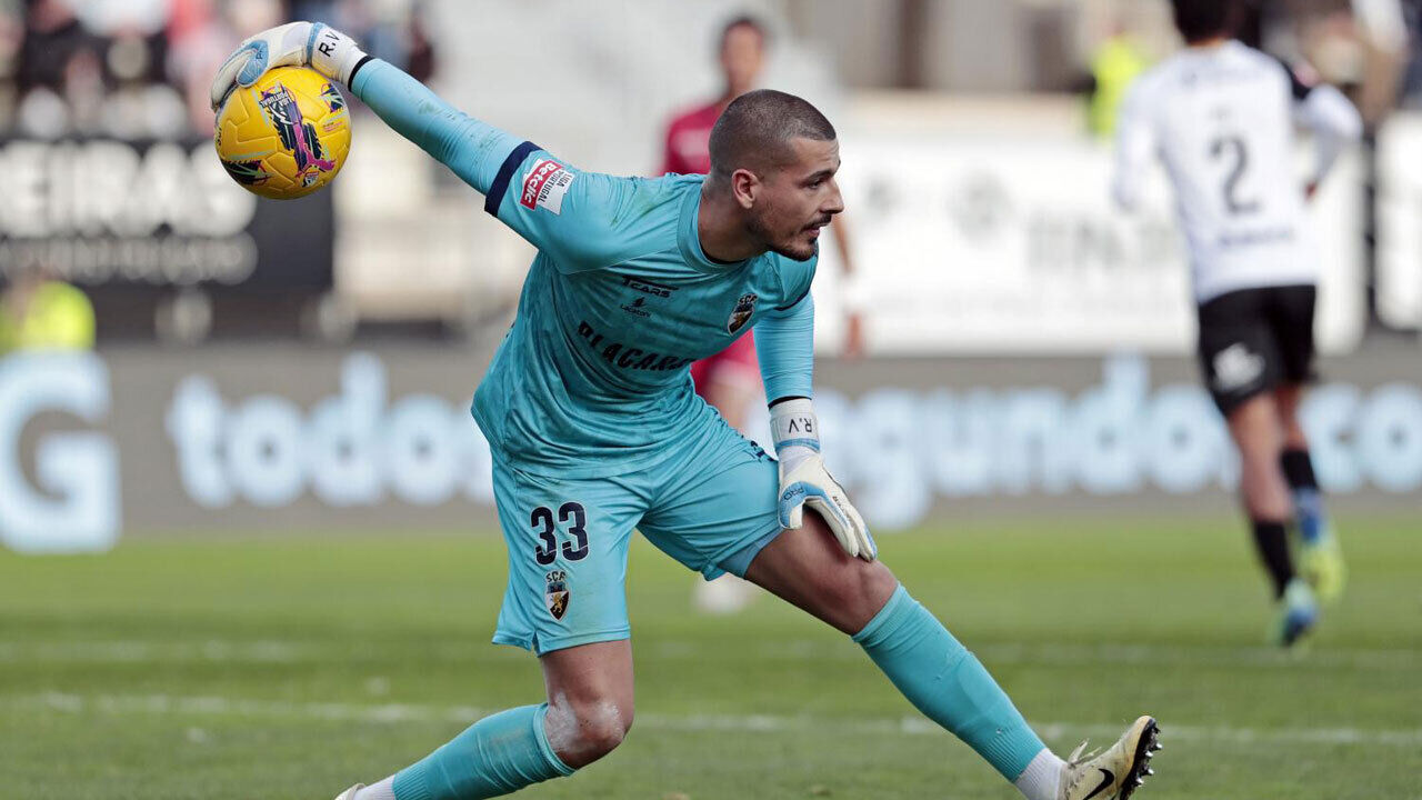 Ricardo Velho, guarda-redes do Farense