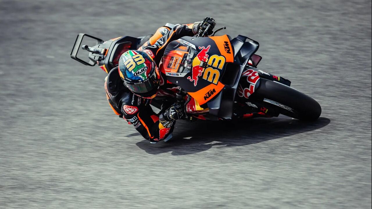 Brad Binder com a KTM RC16