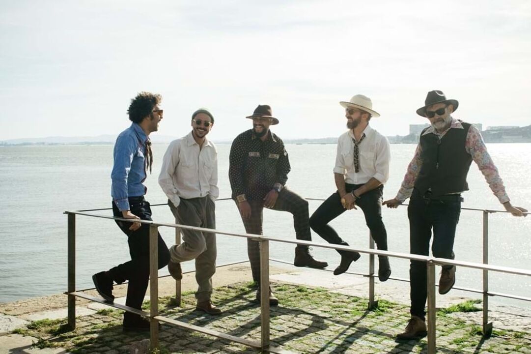 A banda portuguesa Fogo Fogo dá, este sábado à noite, um concerto de entrada livre em Braga