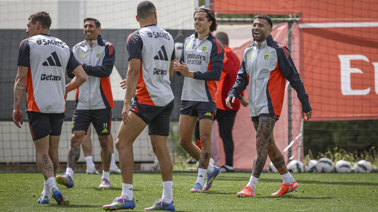 Boa disposição em mais um treino do Benfica