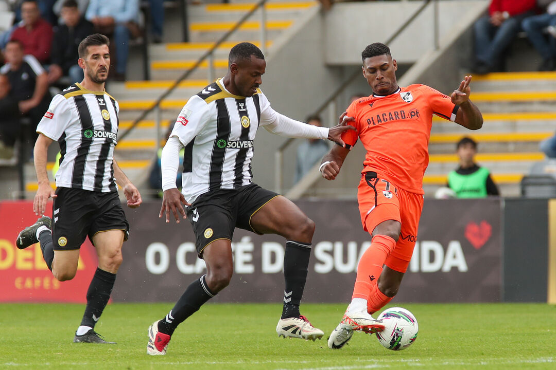 Momento do jogo entre o Nacional e o V. Guimarães