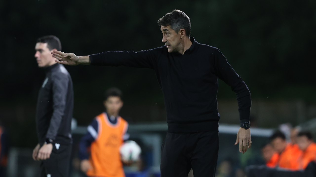 Bruno Lage durante o Estoril-Benfica
