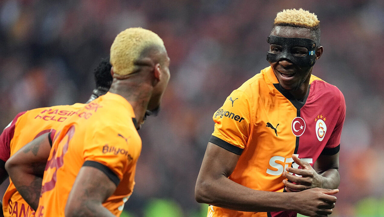 Osimhen bisou frente ao Sivasspor