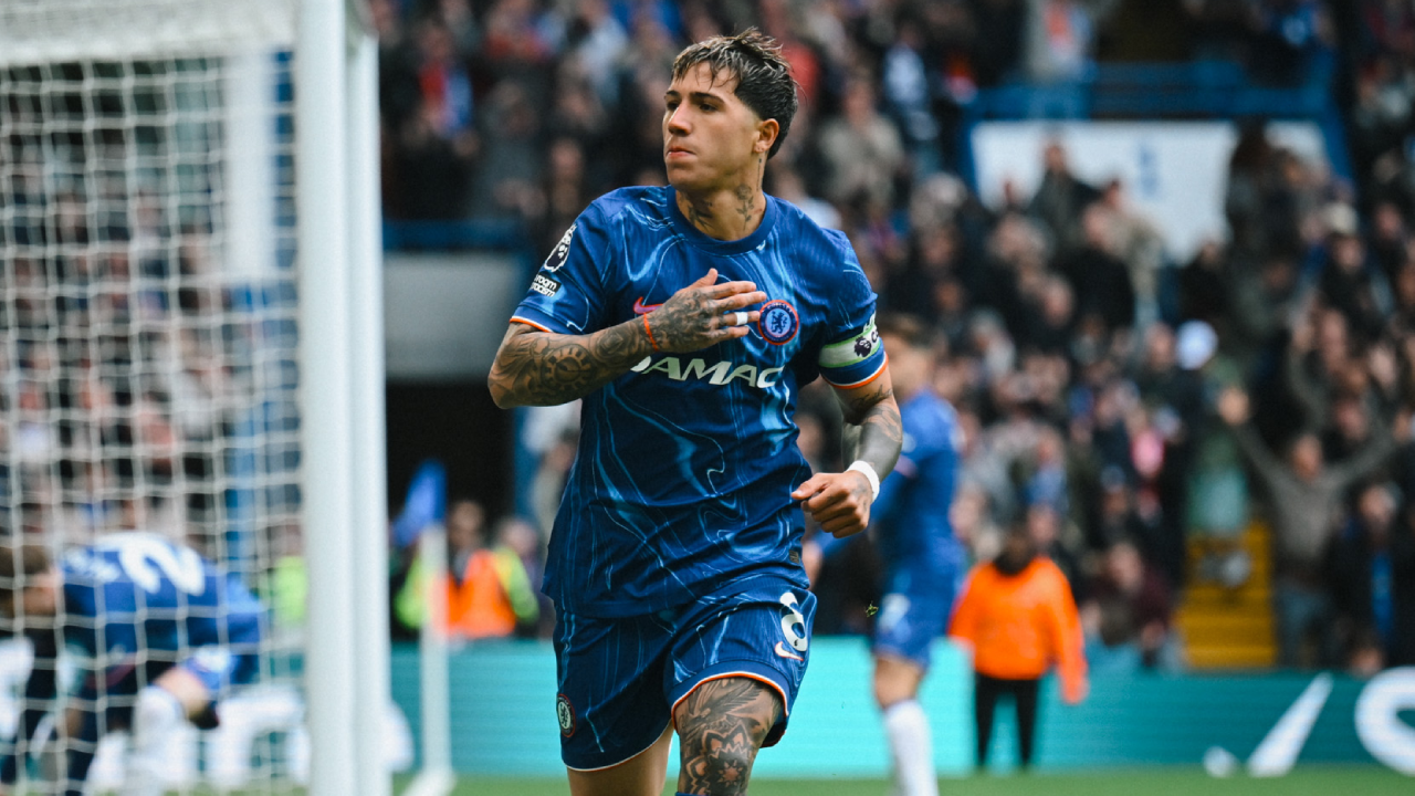 Enzo Fernández marcou e ajudou o Chelsea a bater o já campeão Liverpool