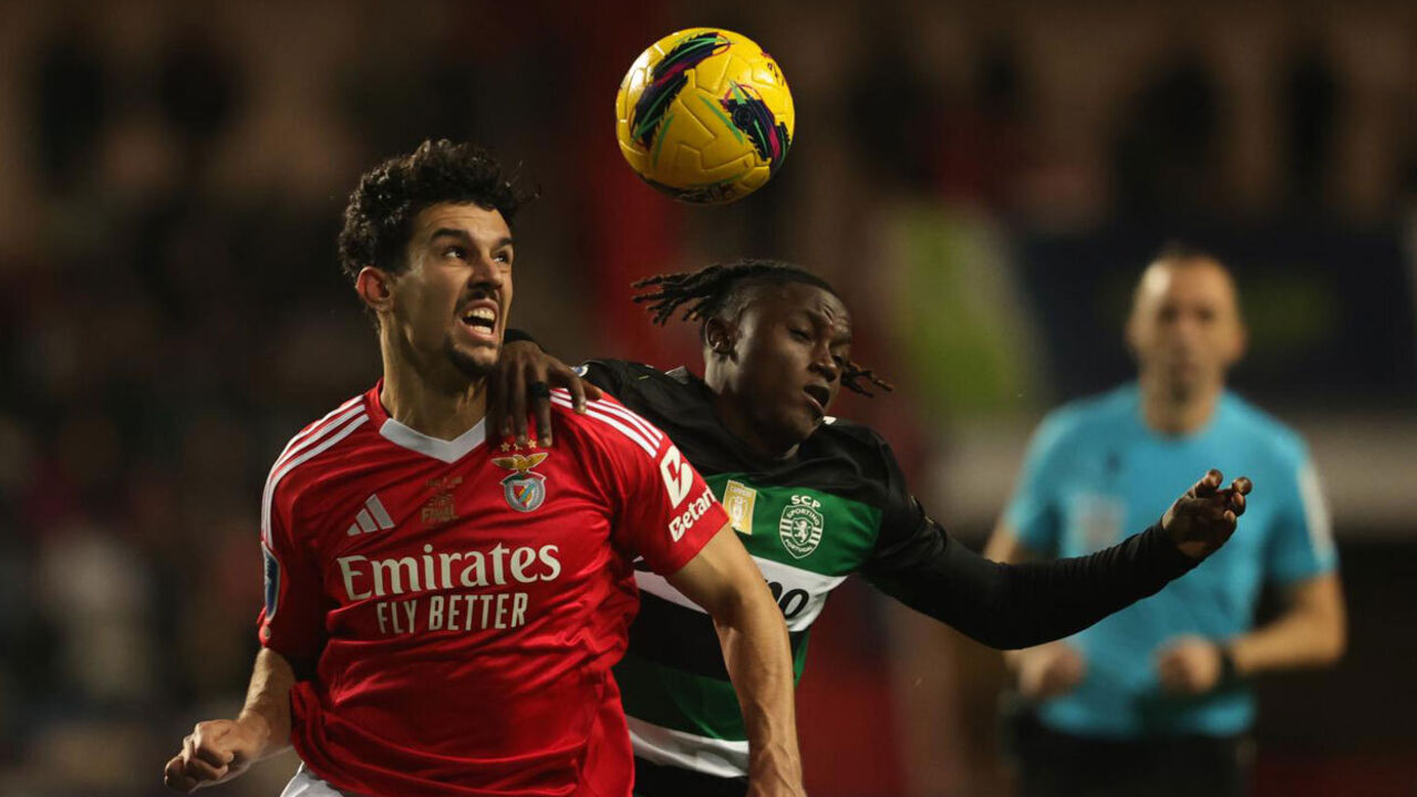 Tomás Araújo e Quenda disputam lance