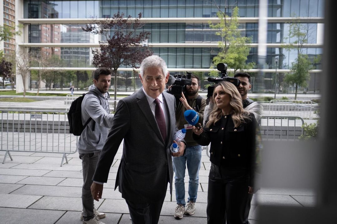 Luís Filipe Vieira à entrada do tribunal