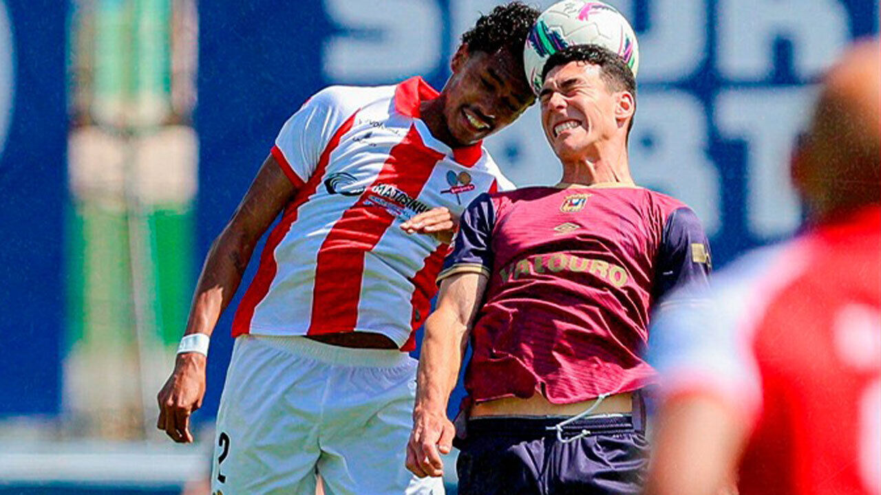 Momento do jogo entre o Torreense e Leixões