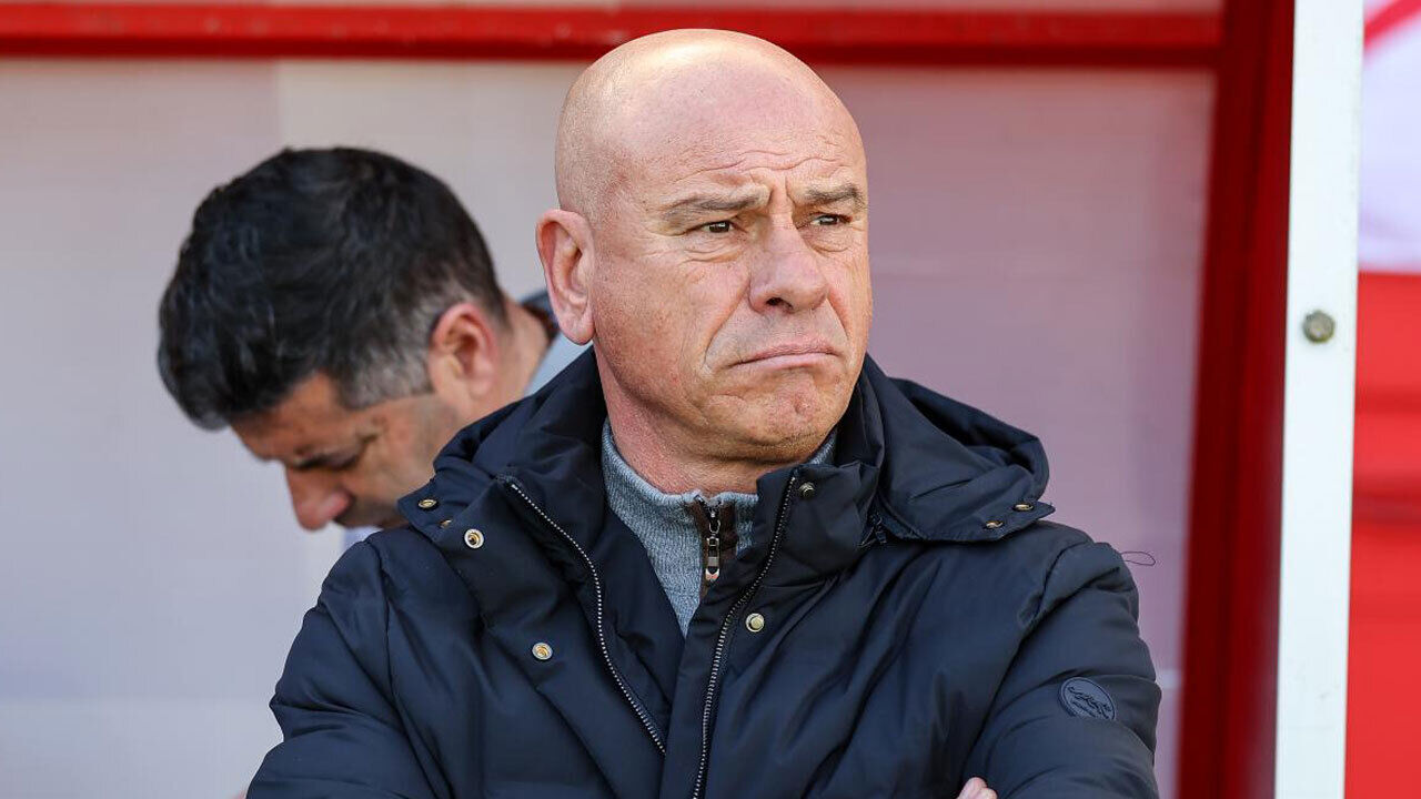 José Mota, treinador do AVS