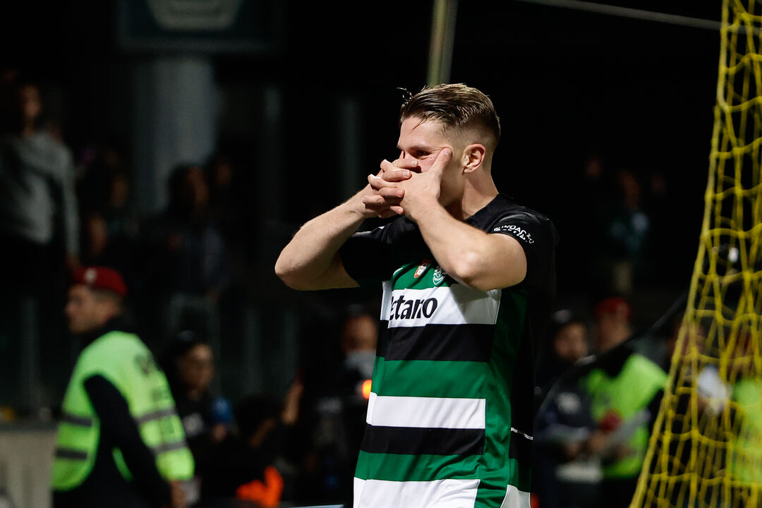 Viktor Gyökeres a festejar golo