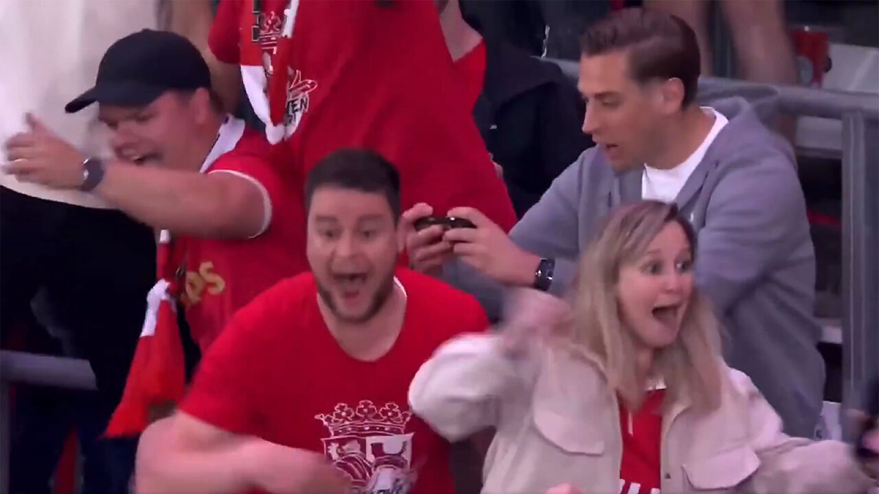 Adeptos do PSV festejam efusivamente