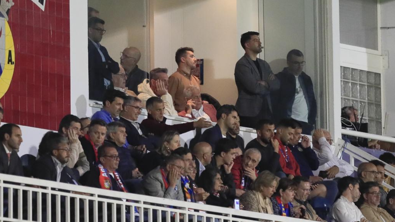 Luís Filipe Vieira assistiu ao Alverca-Portimonense