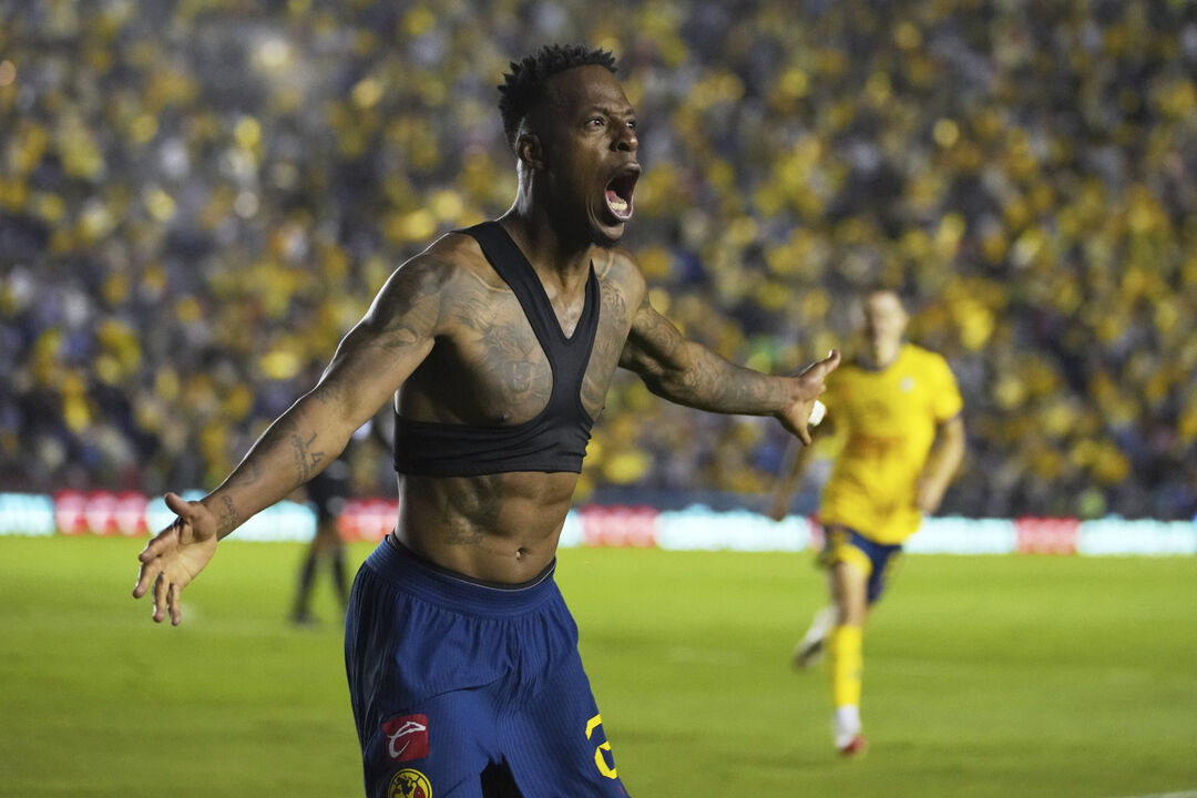 Cristian Borja a festejar o golo da vitória do Club América frente ao Cruz Azul