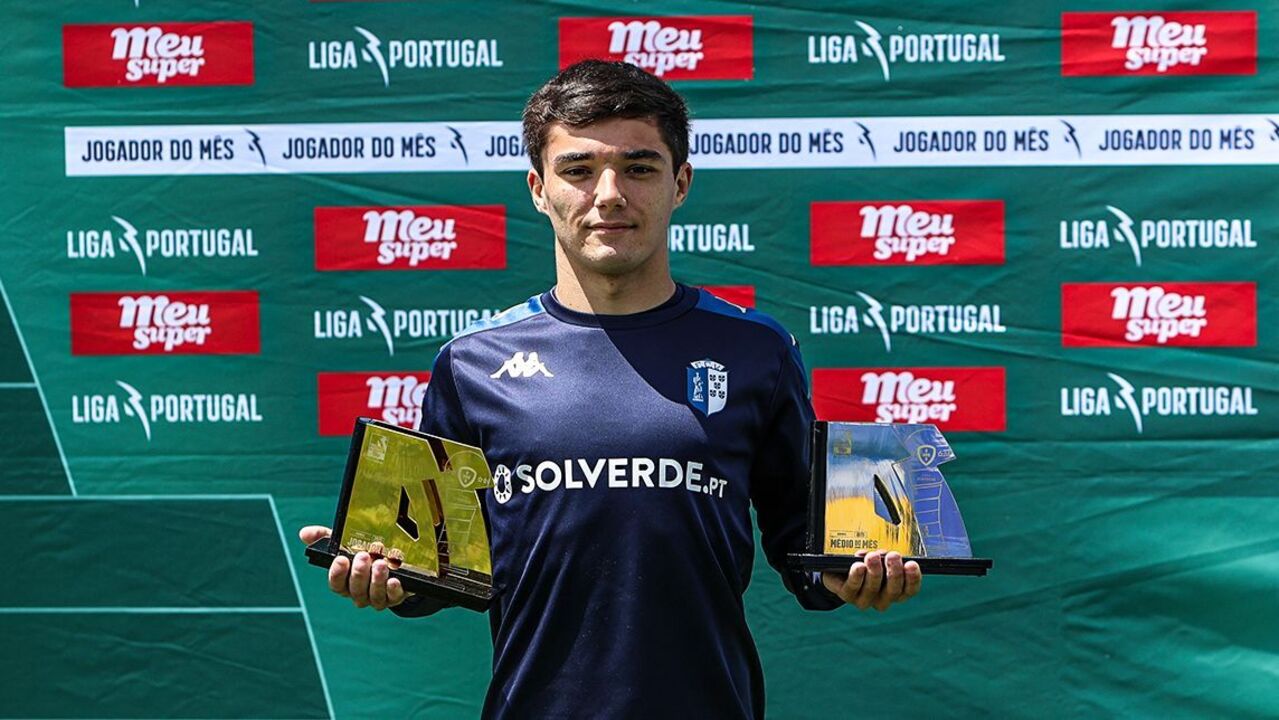 Diogo Nascimento, médio e jogador do mês de abril da 2ª Liga