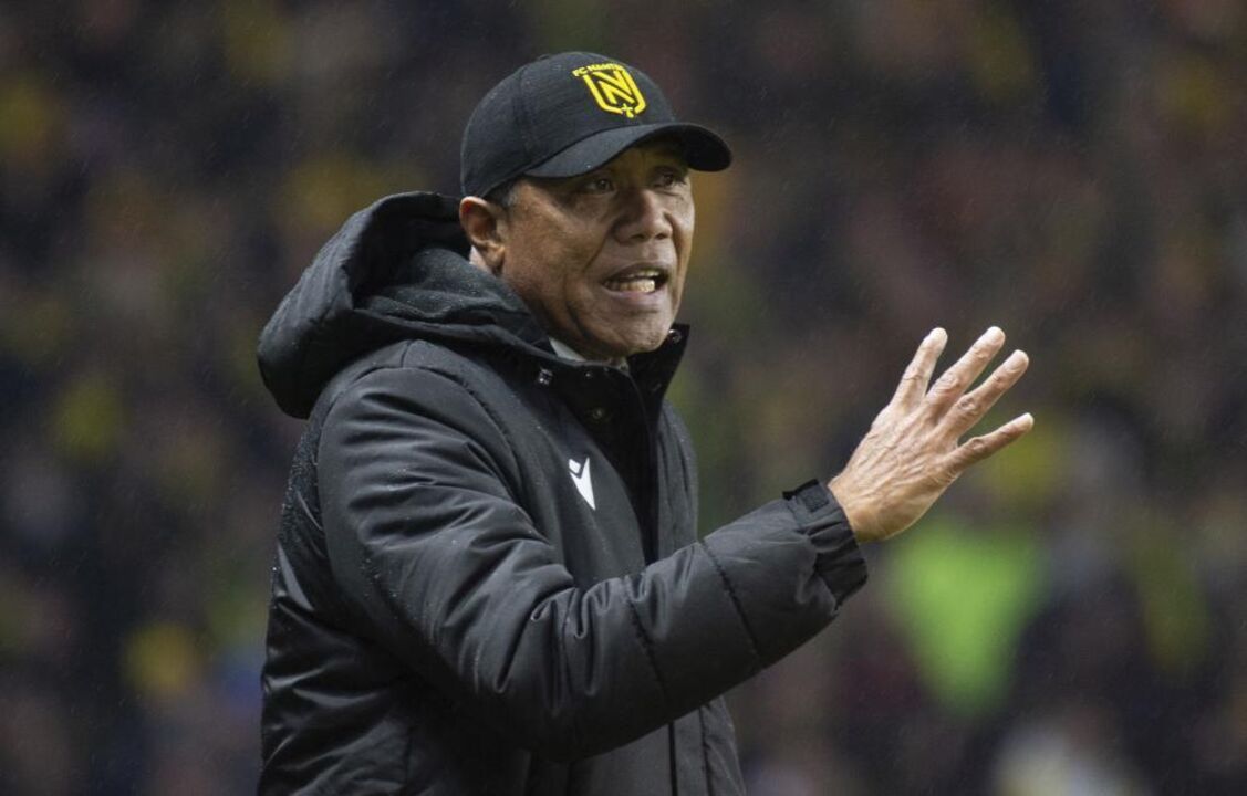 Antoine Kombouaré despedido pelo Nantes três dias após ter assegurado a manutenção na Liga francesa