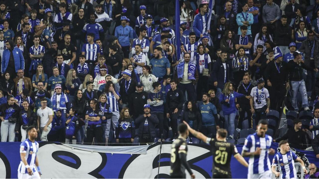 Super Dragões fazem apelos nas suas redes sociais