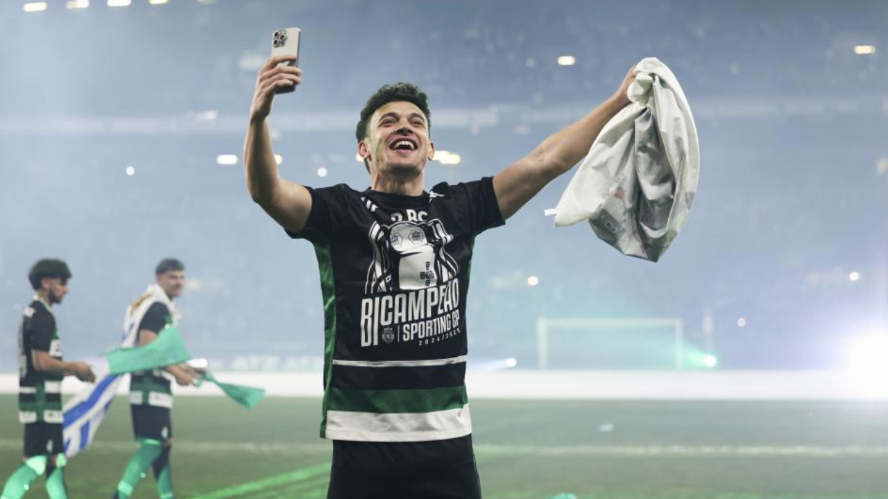 Pote celebra a conquista do bicampeonato pelo Sporting