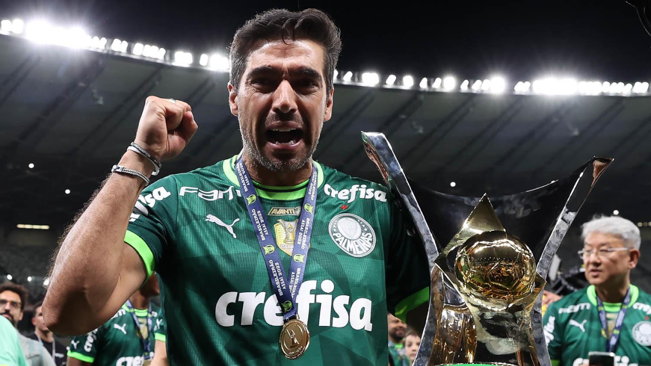 Abel Ferreira festeja com o título do Brasileirão