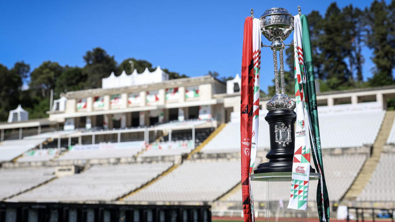 O troféu da Taça de Portugal no Jamor