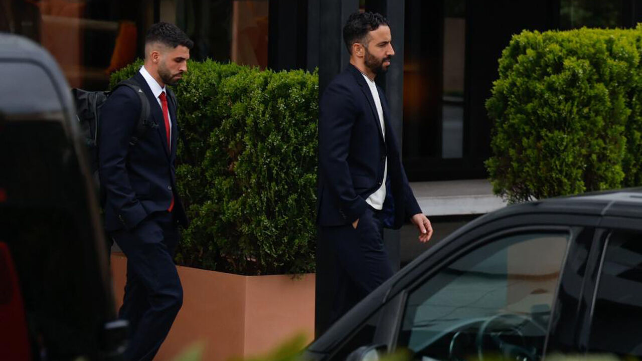 Carlos Fernandes e Ruben Amorim antes da final da Liga Europa entre Tottenham e Man. United
