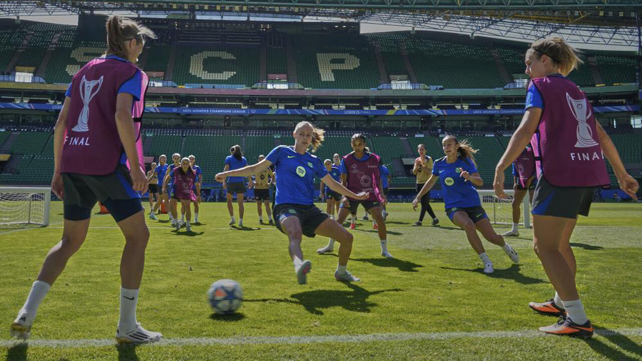 TREINO. Barcelona trabalhou no relvado de Alvalade