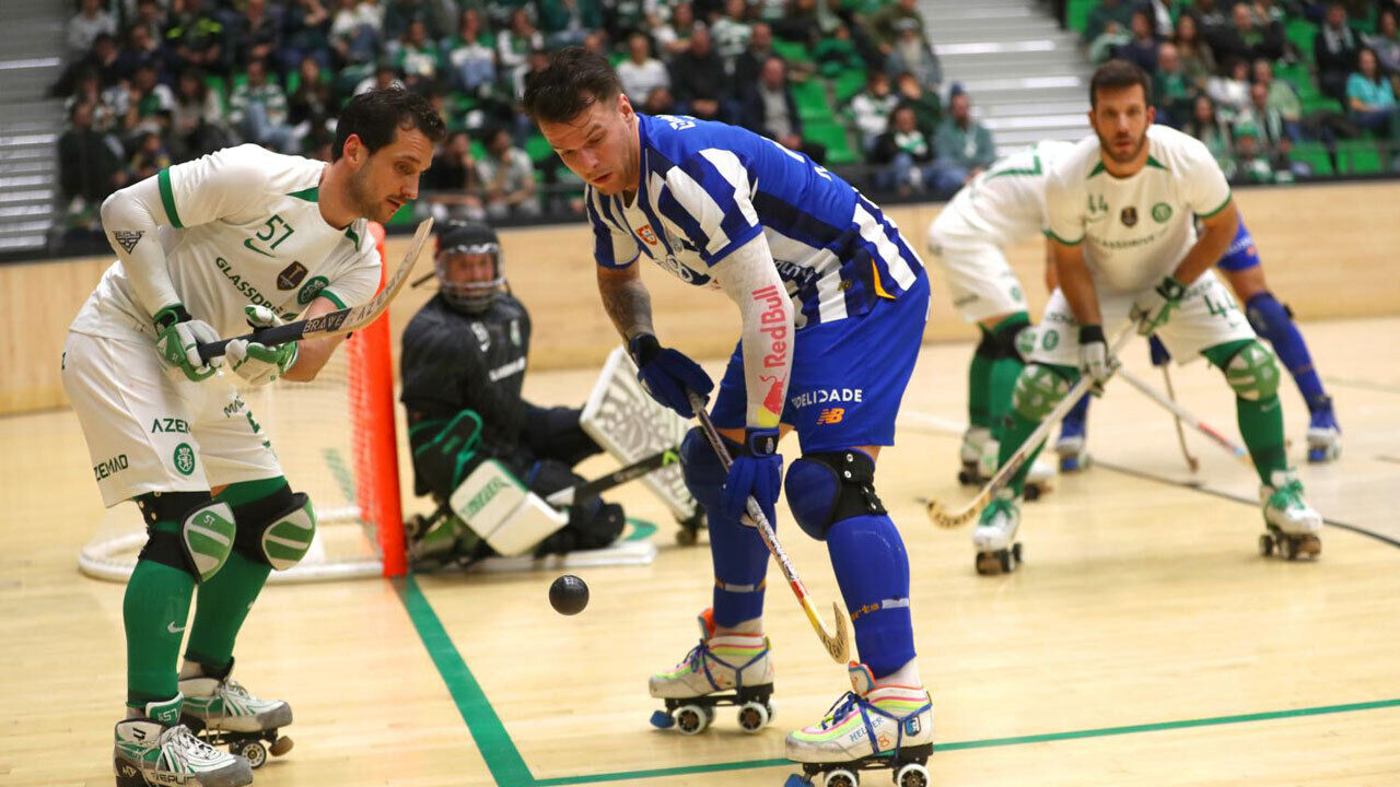 Toni Pérez e Hélder Nunes disputam lance