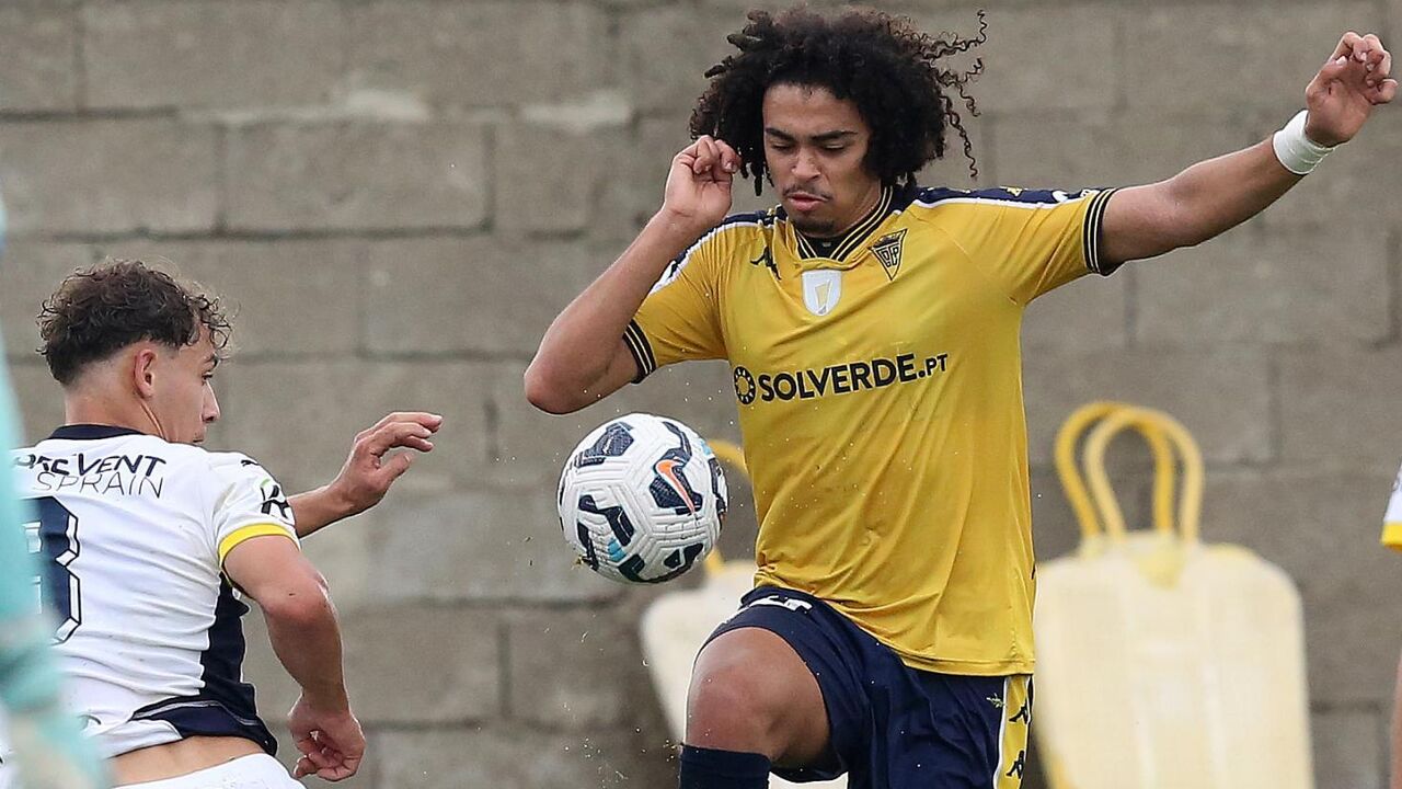 Tiago Brito renovou até 2029