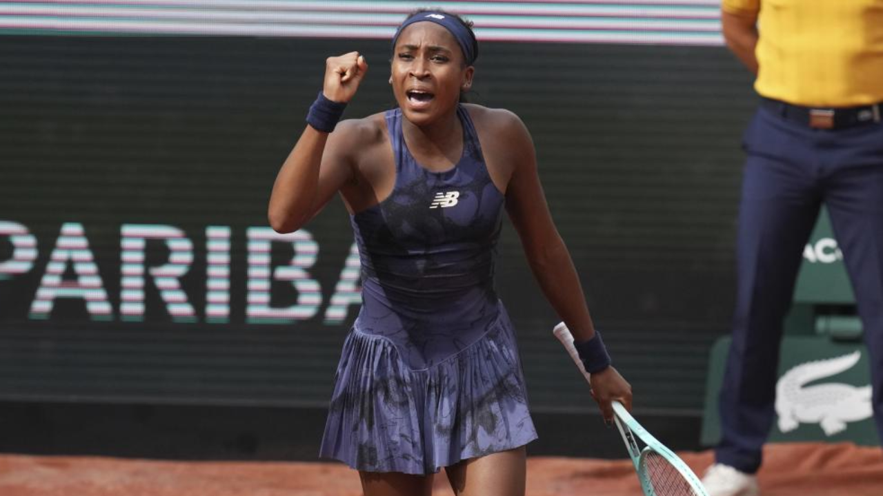 Coco Gauff festeja apuramento para a 3.ª ronda de Roland Garros