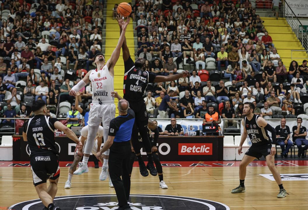 Ovarense-Benfica