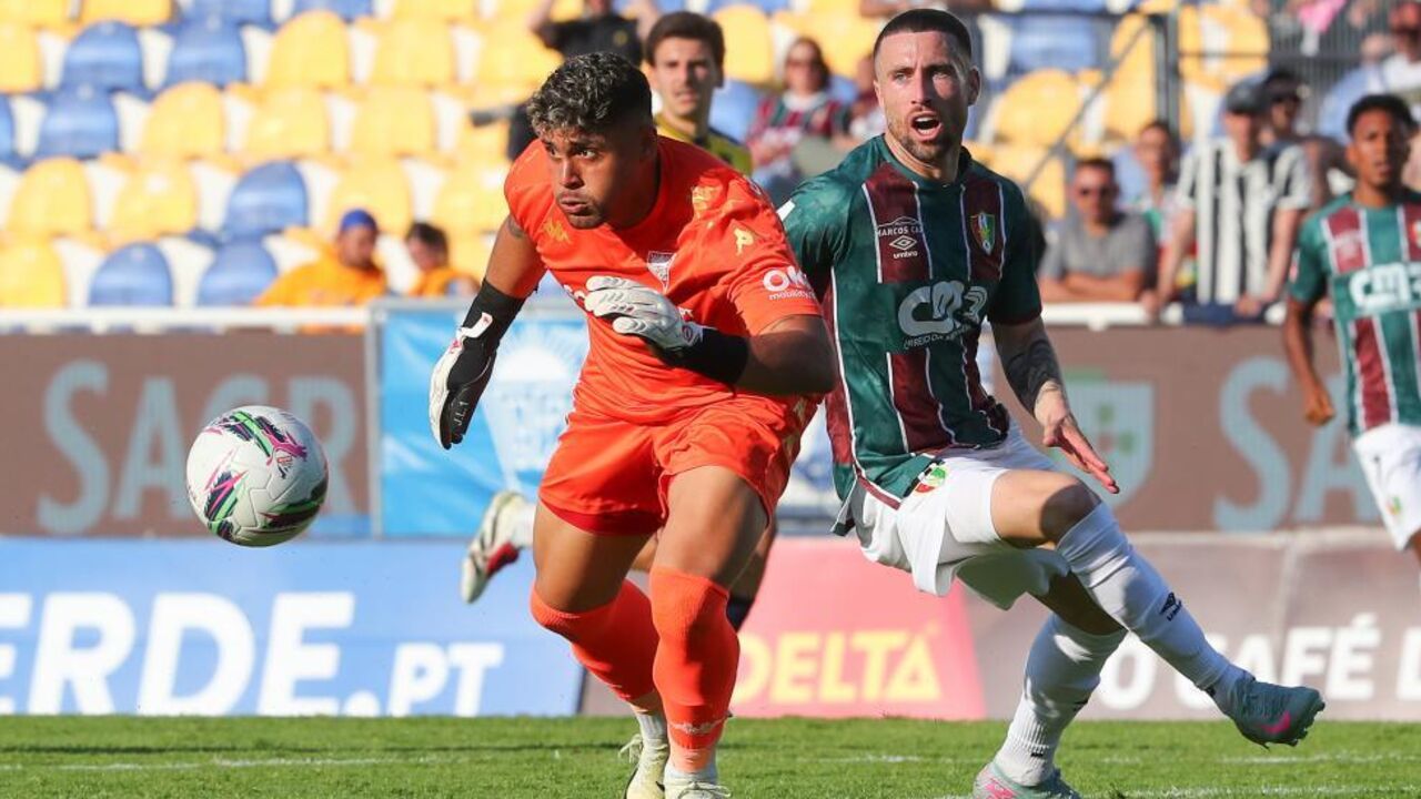 Chamorro foi titular no último jogo do Estoril